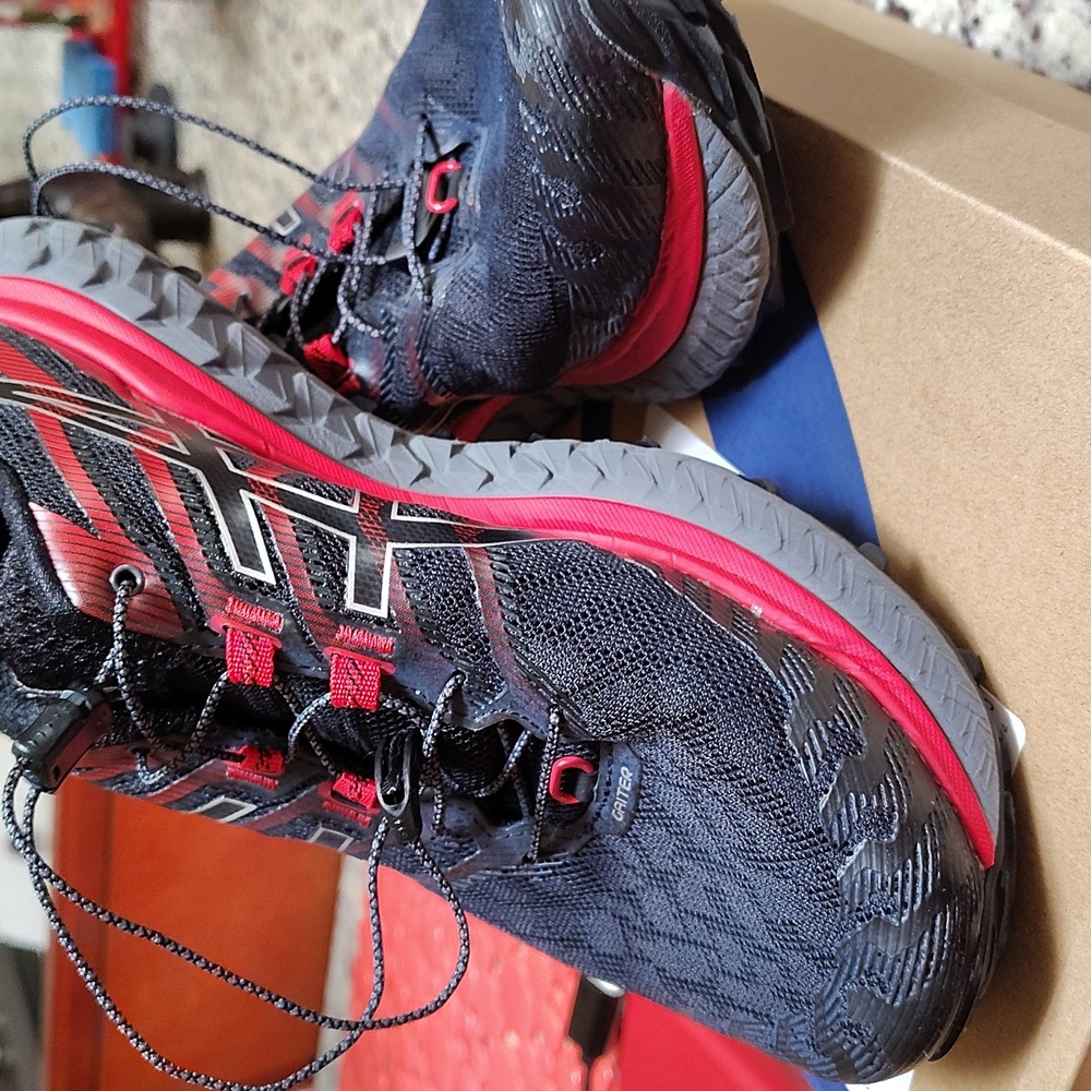 ASICS Men's Running Shoes - Black and Red